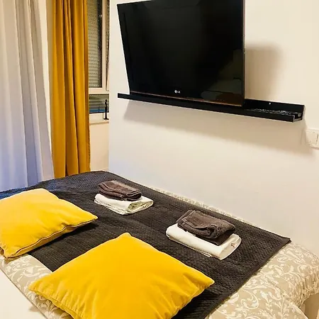 Studio Apartman Krila Wings- Parking In Garage Zagreb Exterior photo