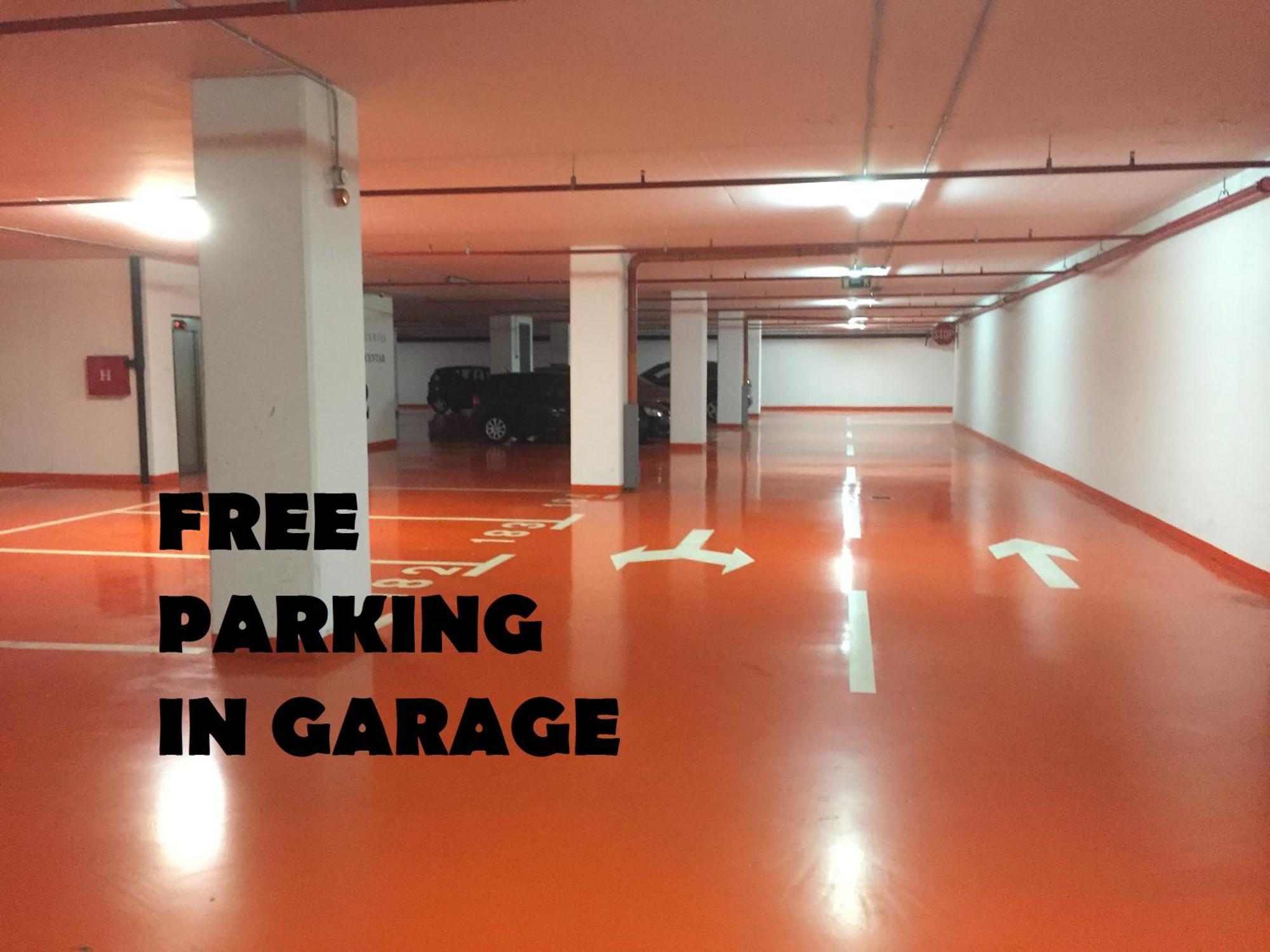 Krila Wings- Parking In Garage