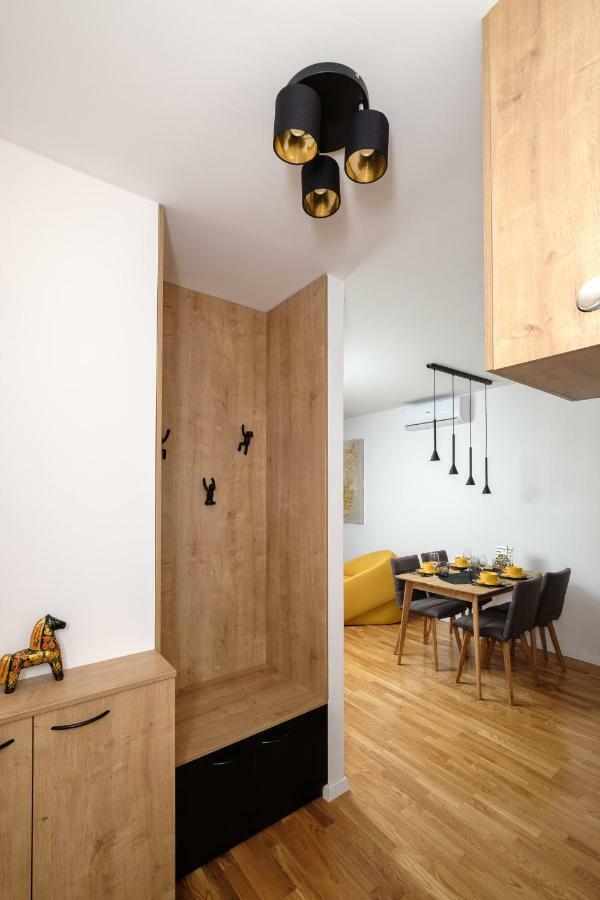 Krila Wings- Parking In Garage * Zagreb