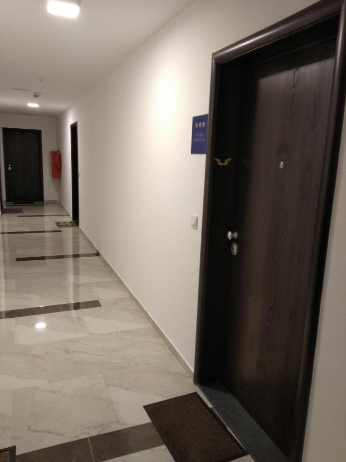 Krila Wings- Parking In Garage *